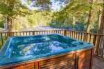 Enjoy The Hot Tub While Overlooking The Toccoa River